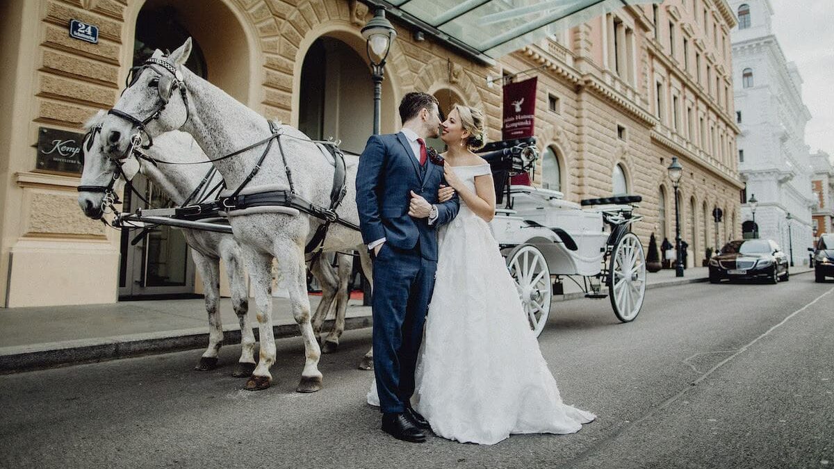 hochzeitsmesse-hochzeitswelt-brautauto-hochzeitskutsche-oesterreich